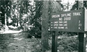 Oregon Skyline Trail Sign - 1971