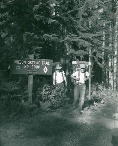 Oregon Skyline Trail Sign - Undated
